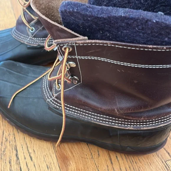 L.L. Bean Men's Dark Brown Maine hunting boot.  Size 13 - Picture 2 of 8